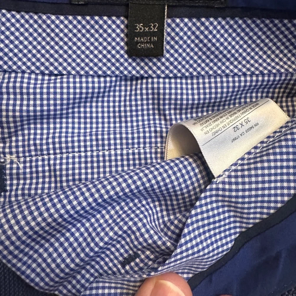 Banana Republic Non-Iron Modern Slim Fit 100% Cotton‎ Blue textured fabric